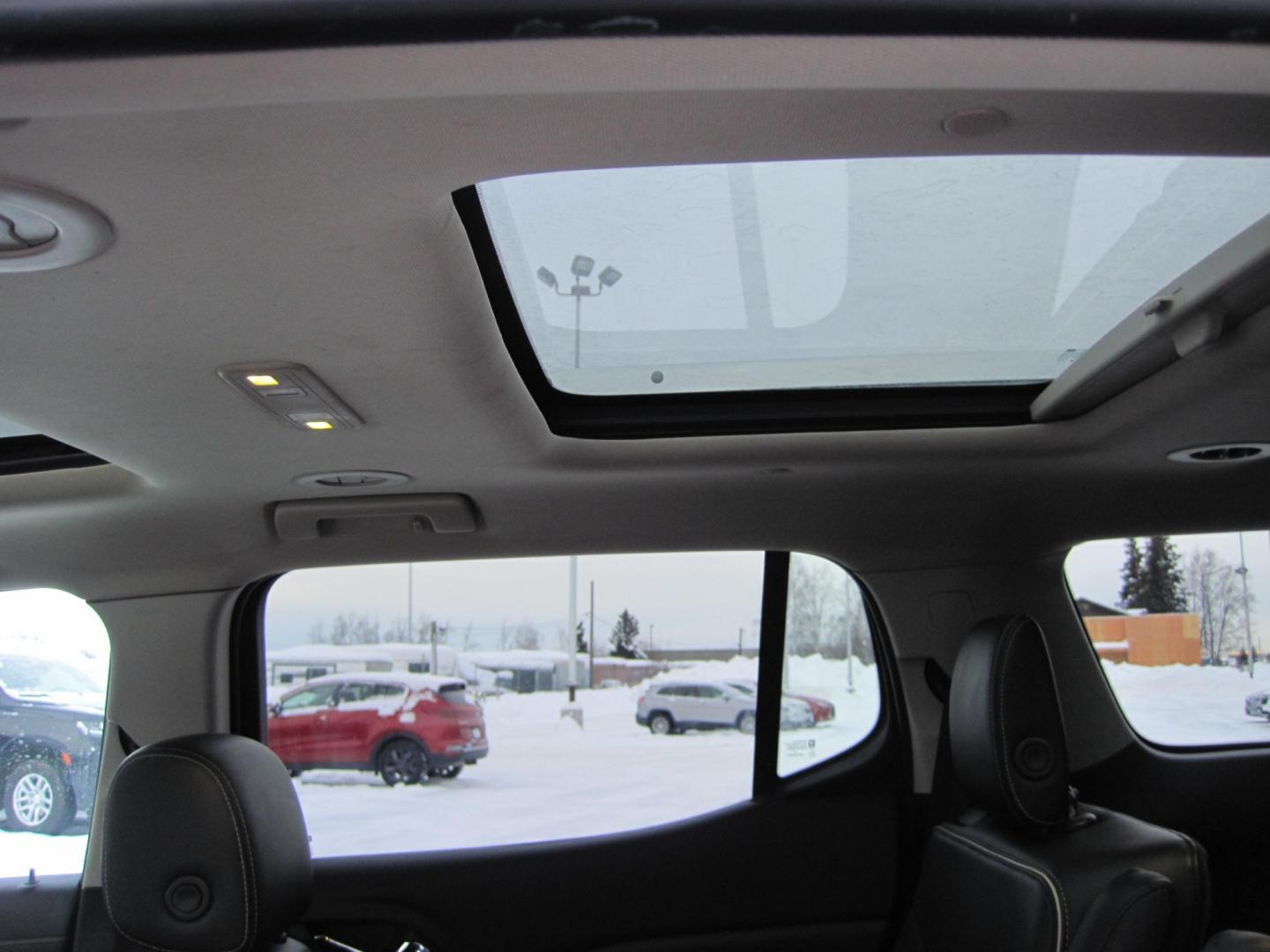 2019 black /black GMC Acadia Denali AWD (1GKKNXLS8KZ) with an 3.6L V6 DOHC 24V engine, 6A transmission, located at 9530 Old Seward Highway, Anchorage, AK, 99515, (907) 349-3343, 61.134140, -149.865570 - Photo#8
